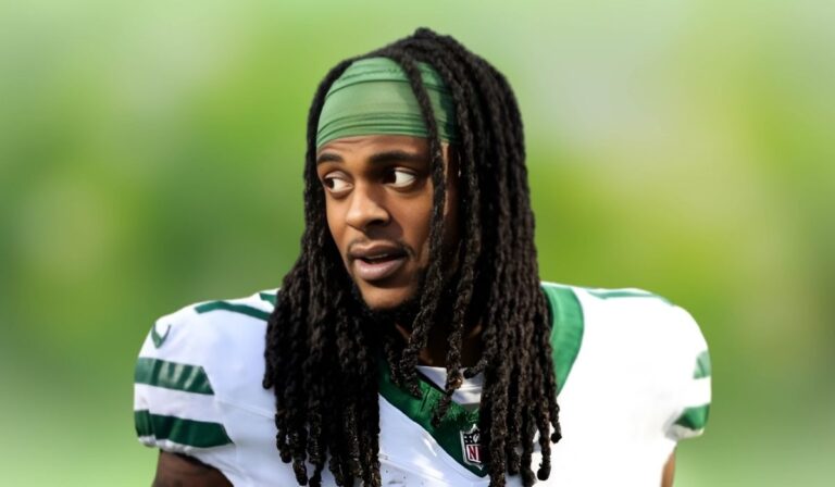 davante adams takes a swipe at the bears.