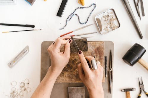 Turning Creativity into Commerce: How Craft Businesses Thrive in the Digital Age