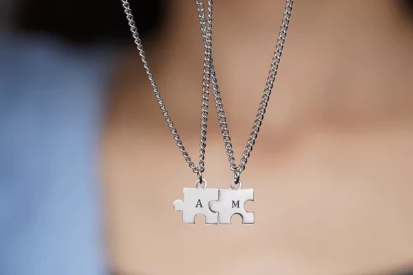 Friendship Charms: Keep Your Closest Friends Close with Thoughtful Jewelry